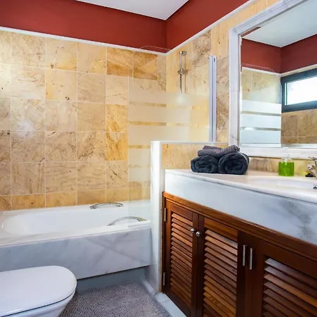 Pura Vida House, Super Wifi, Winter Heated Pool